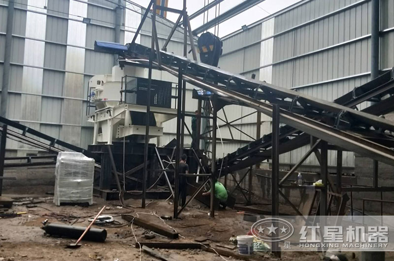 500mm的石灰石制成砂?？勺鹘ㄖ硢?？生產線需配置什么設備？