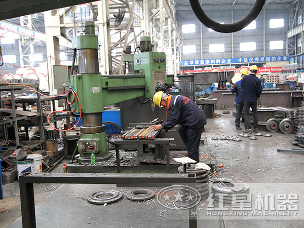 紅星細碎機生產車間