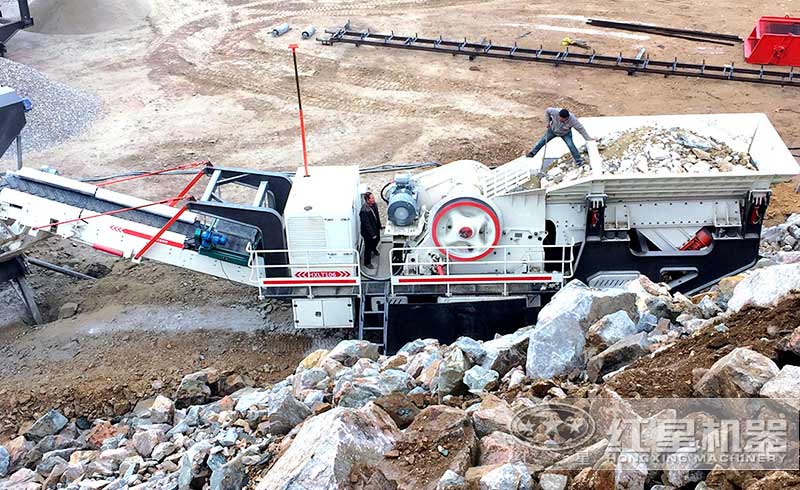 移動顎式粉碎機作業現場