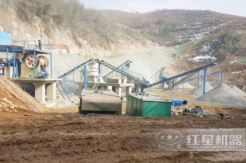 機(jī)制砂加工現(xiàn)場